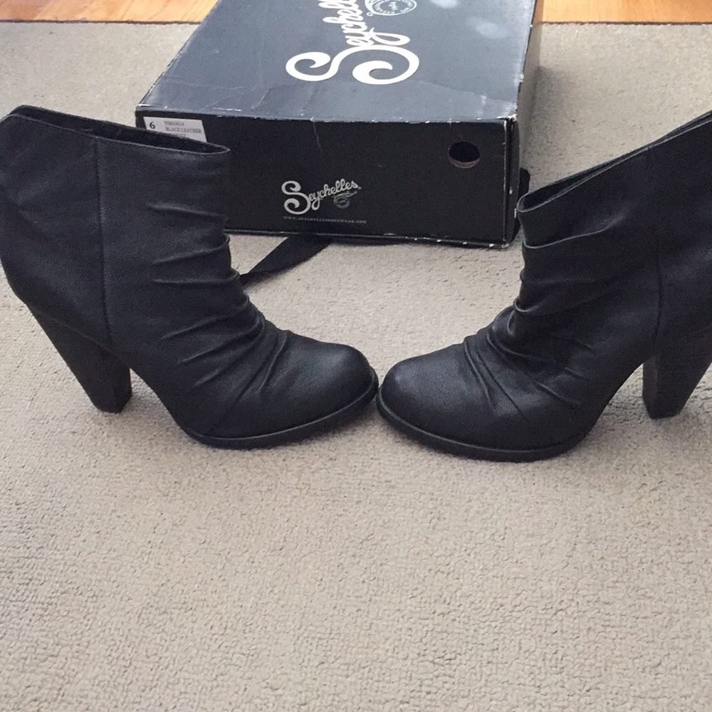 Seychelles Black Leather Booties.  Secret NB03614